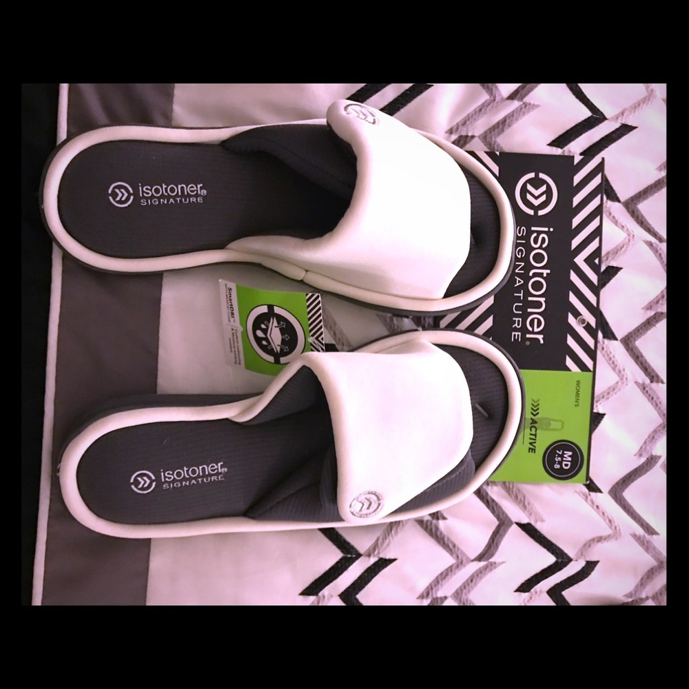 NWT Isotoner slippers. Size 7.5/8 women’s.